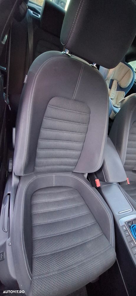 Volkswagen Passat CC - 34