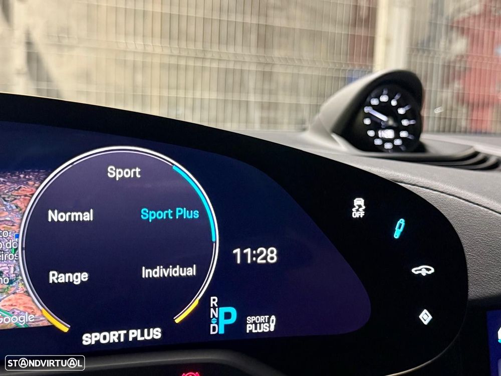 Porsche Taycan Cross Turismo - 27