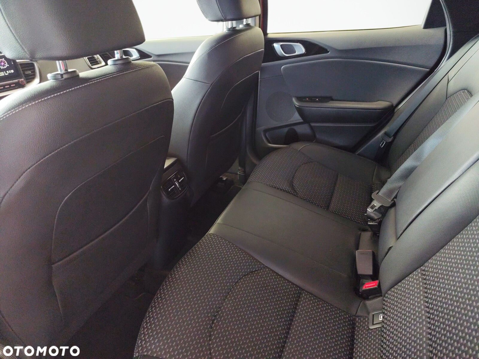 Kia XCeed - 12