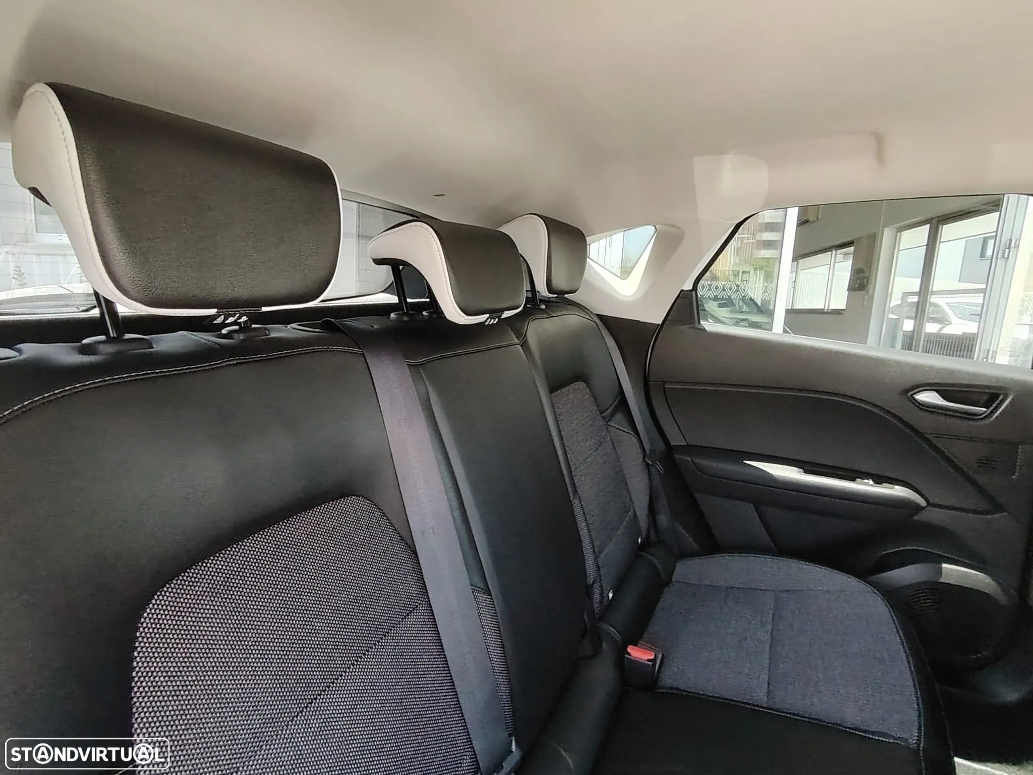 Renault Captur 1.0 TCe Techno Bi-Fuel - 30