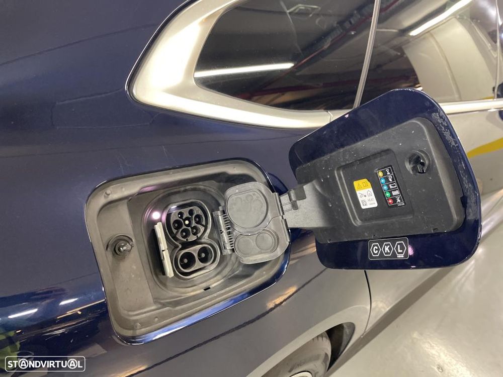 BMW i4 eDrive40 Desportiva M - 11