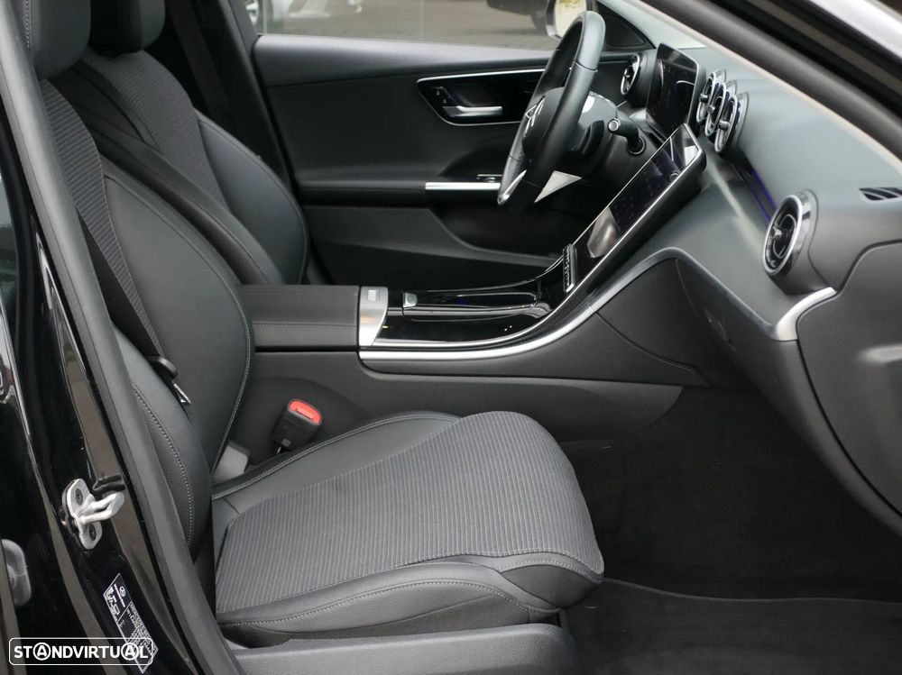 Mercedes-Benz C 300 e Avantgarde - 32