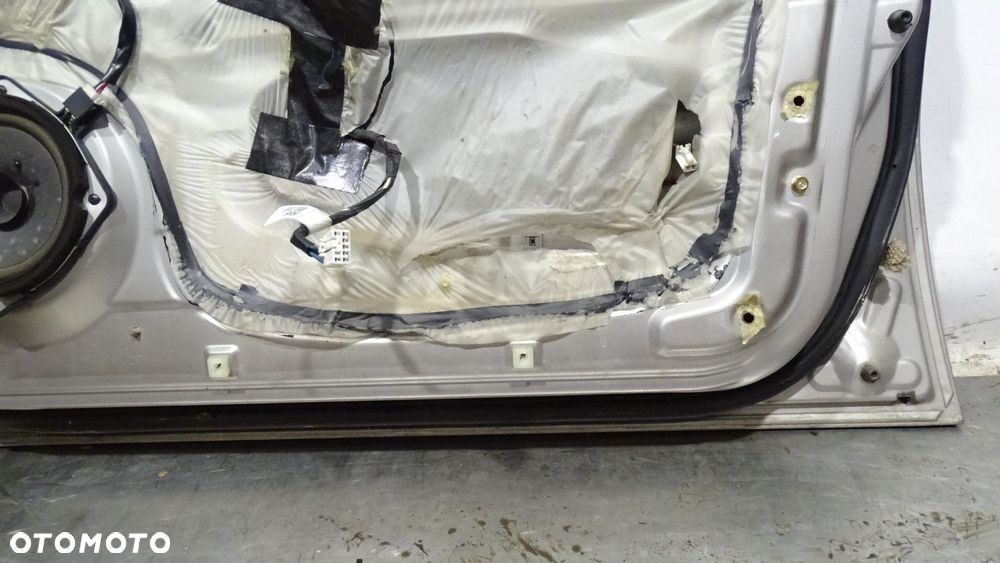 DRZWI PRAWY PRZÓD HYUNDAI TERRACAN  YK WARM SILVER - 11