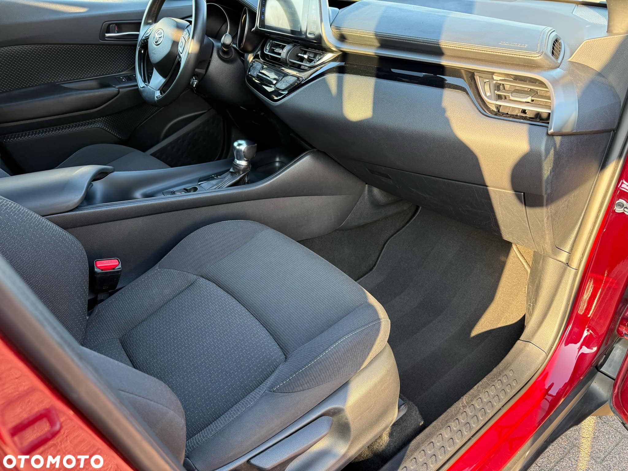 Toyota C-HR - 11