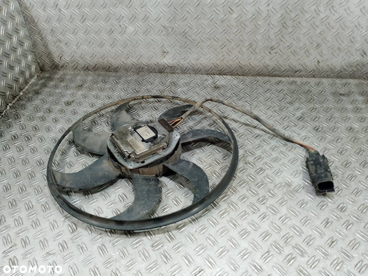 WENTYLATOR CHŁODNICY BMW E91    3136613298 - 3