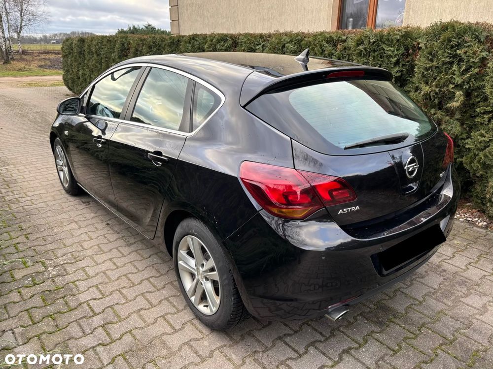 Opel Astra 2.0 CDTI DPF Cosmo - 4