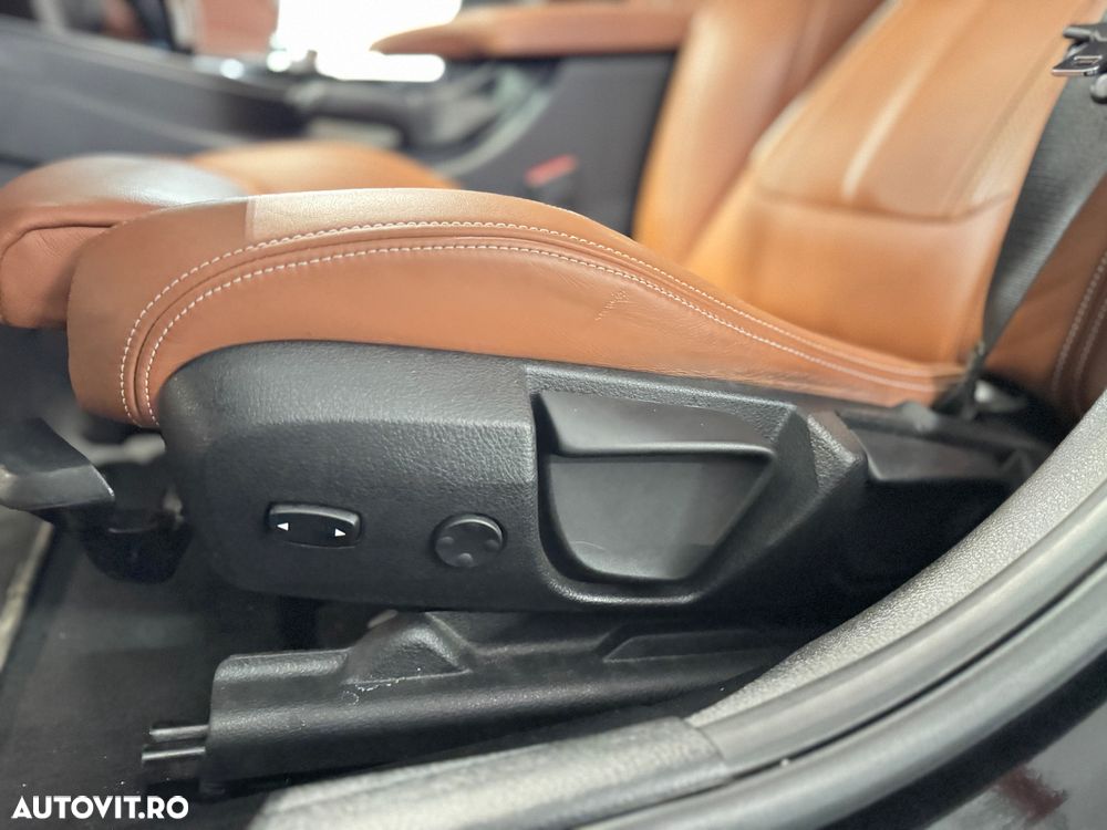 BMW Seria 3 320i Aut. Luxury Line - 23