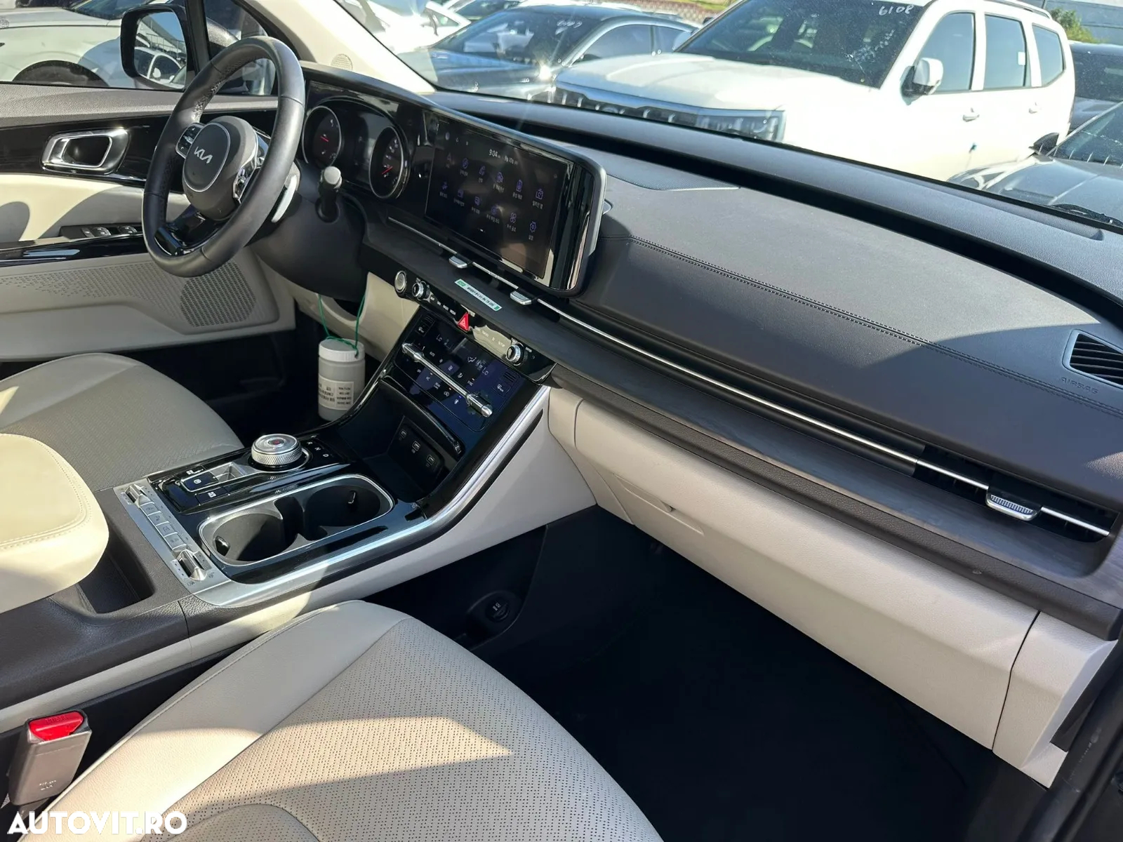 Kia Carnival - 7