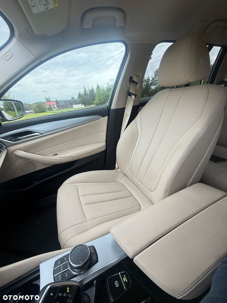 BMW Seria 5 530i mHEV Luxury Line - 14