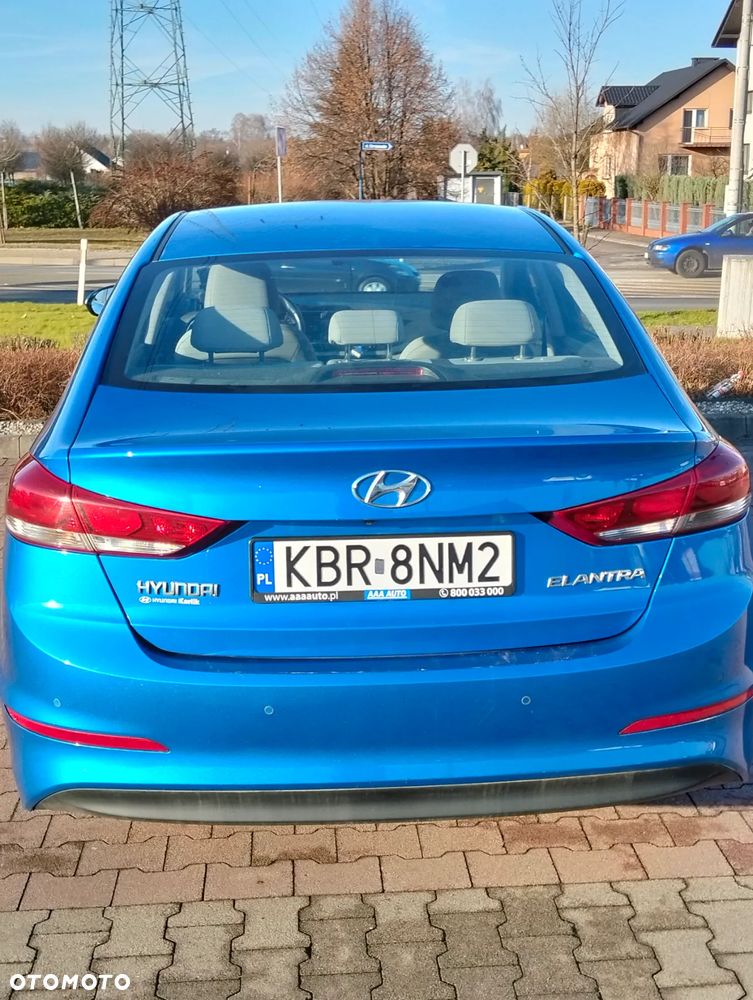 Hyundai Elantra 1.6 Comfort - 5