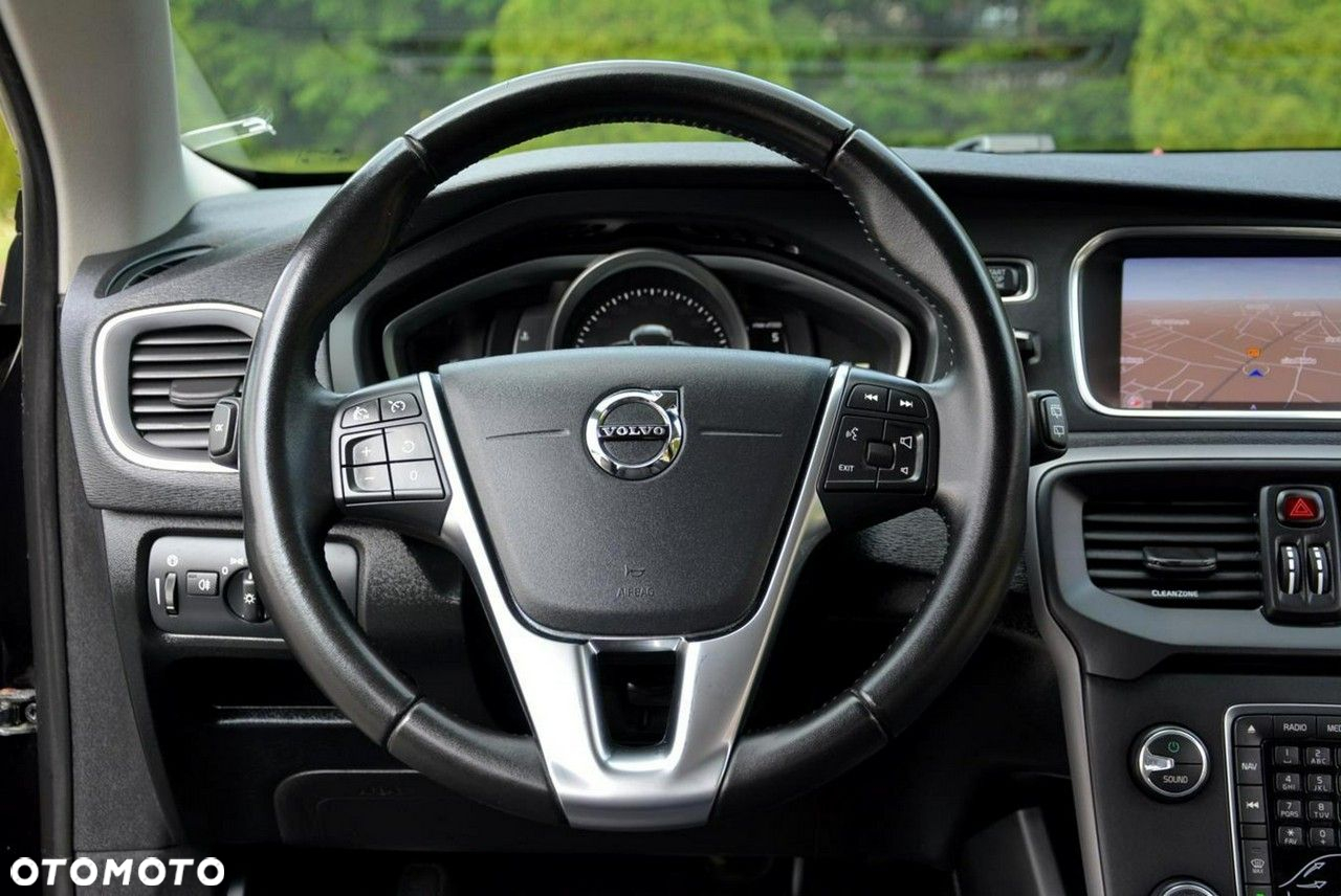 Volvo V40 D2 Drive-E Momentum - 26
