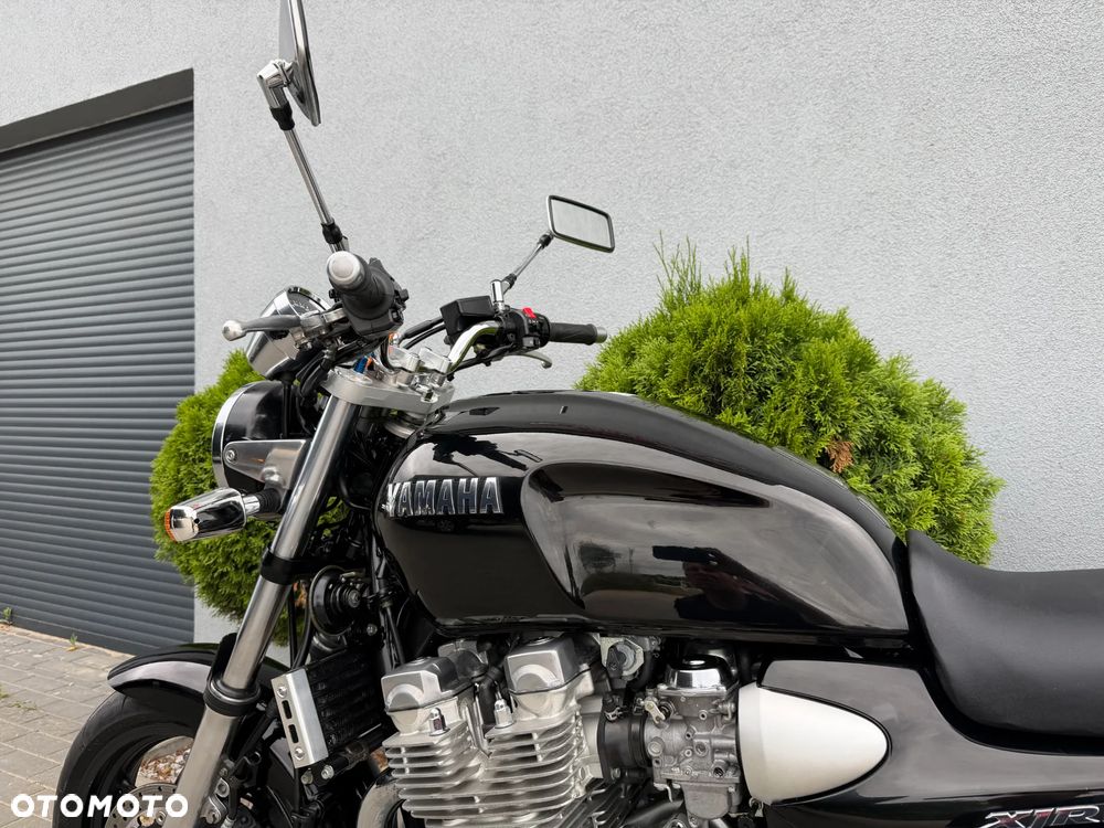 Yamaha XJR - 33