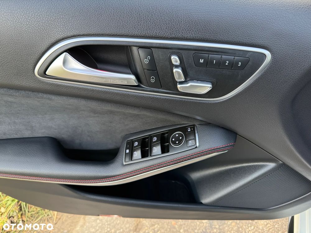 Mercedes-Benz Klasa A AMG 45 4Matic AMG Speedshift 7G-DCT - 31