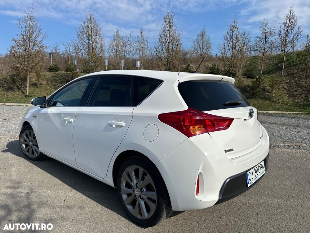 Toyota Auris 1.8 L VVT-i Luna - 6