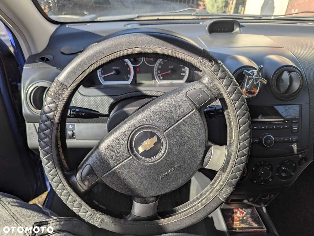 Chevrolet Aveo - 8