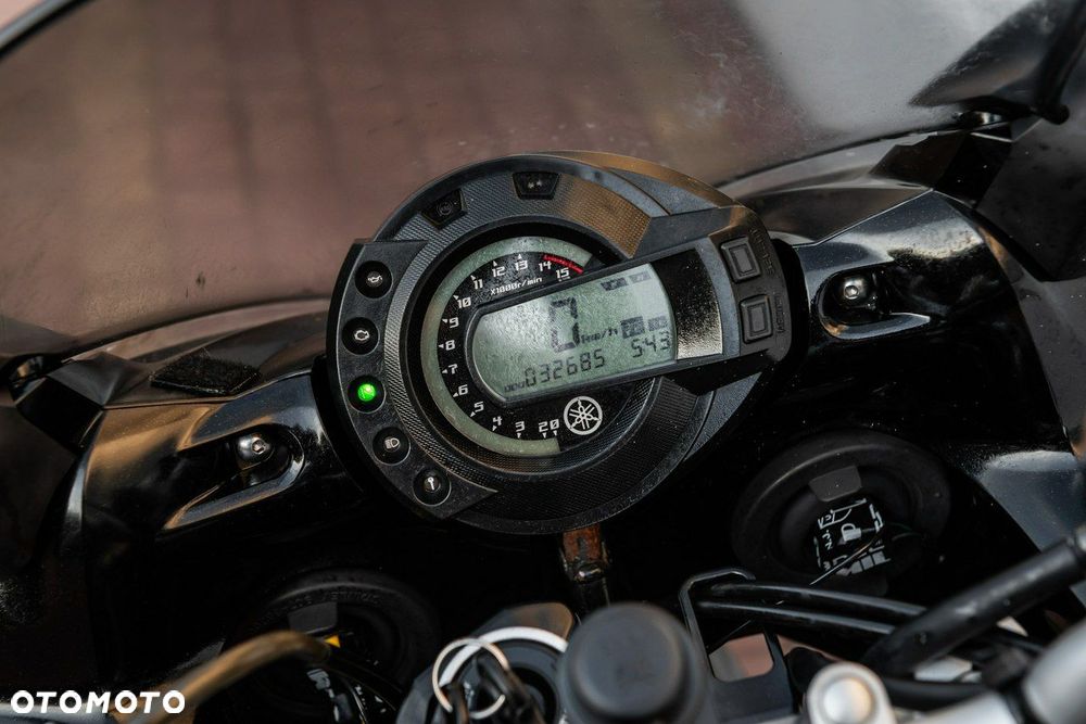 Yamaha FZ - 8