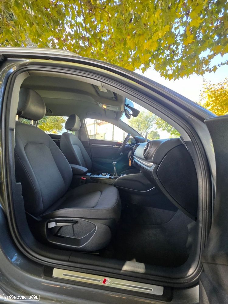 Audi A3 Sportback 1.6 TDI S-line - 9
