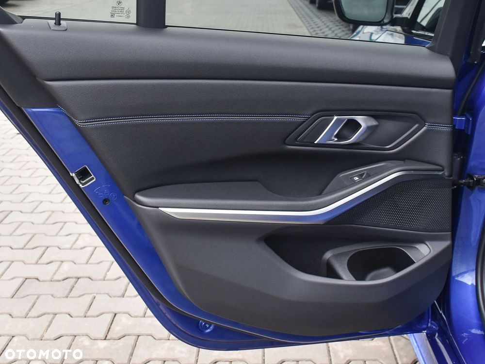 BMW Seria 3 320i xDrive - 20