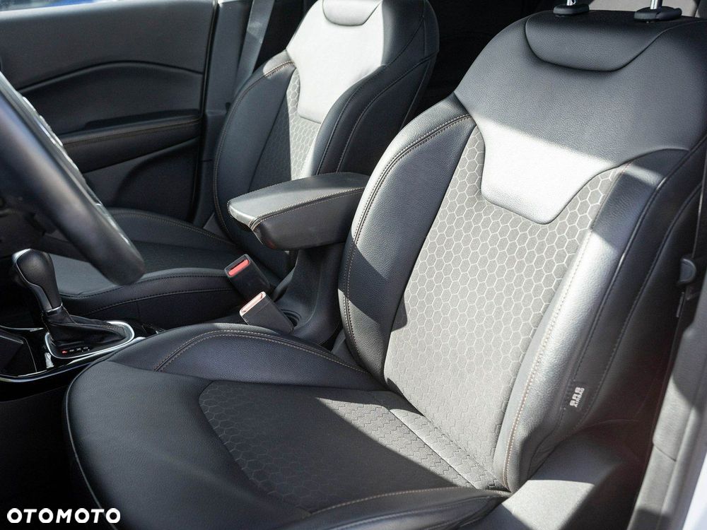 Jeep Compass 1.3 TMair Limited FWD S&S DDCT - 12