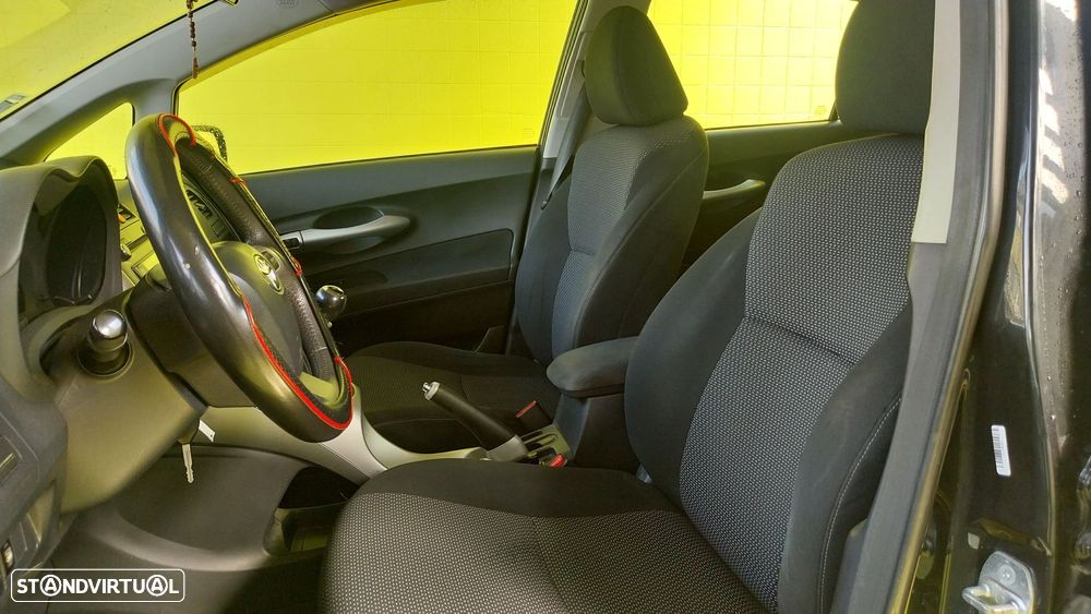 Toyota Auris 1.33 VVT-i - 11