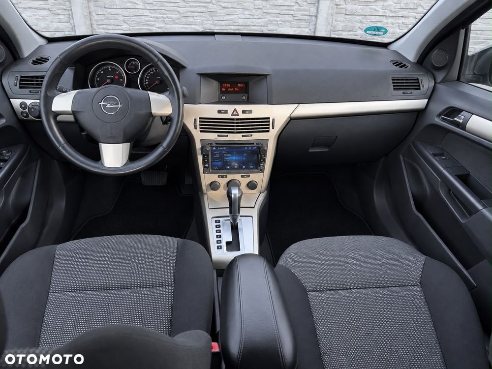 Opel Astra 2009 photo 5