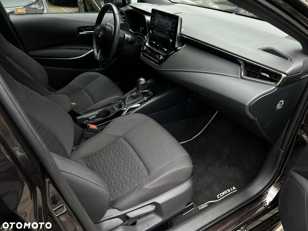 Toyota Corolla - 30