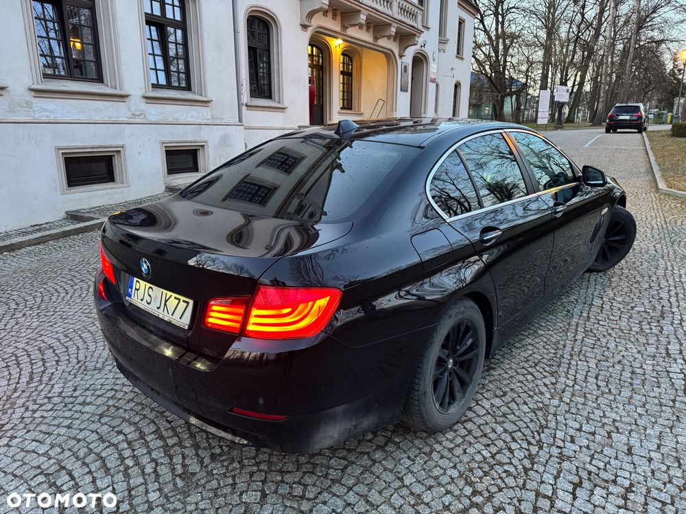 BMW Seria 5 528i - 4