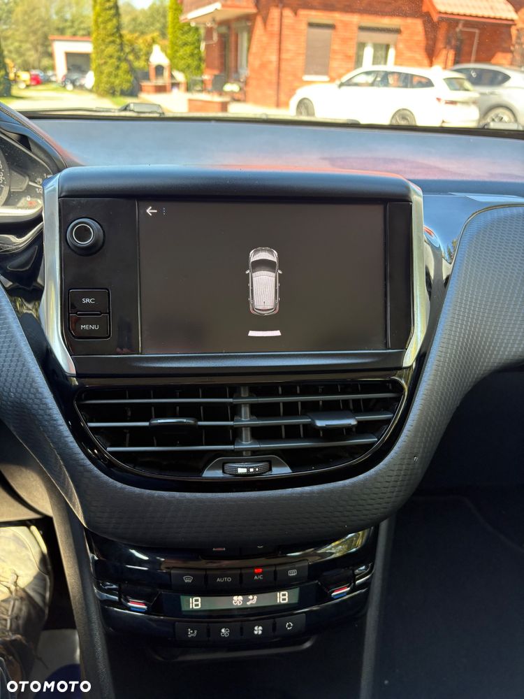 Peugeot 208 PureTech 82 Start & Stop Allure - 17