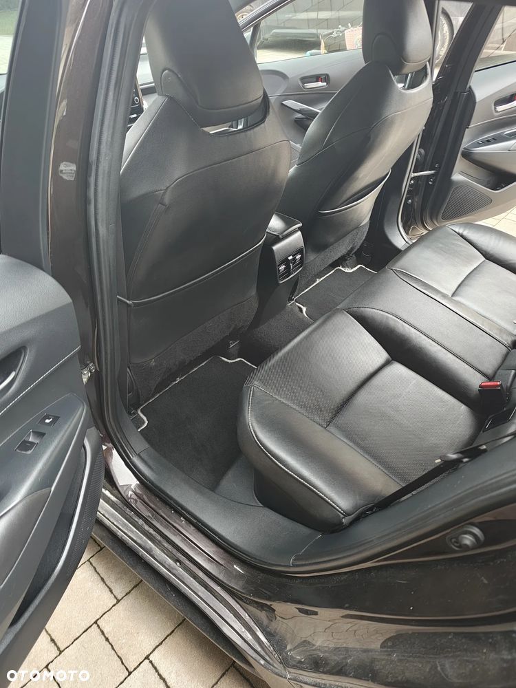 Toyota Corolla 2.0 Hybrid Executive - 11