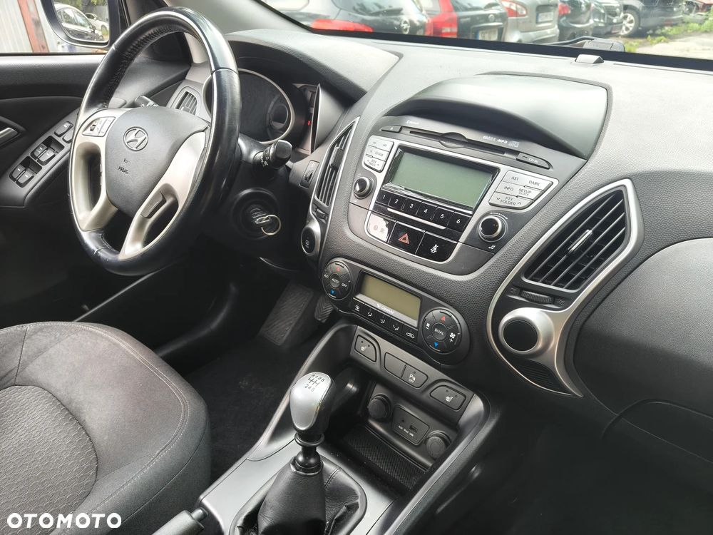Hyundai ix35 1.6 2WD Fifa World Cup Edition - 6