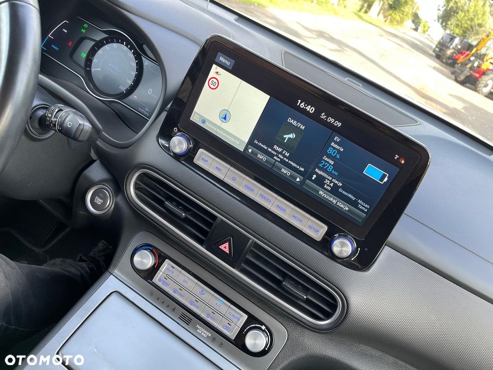 Hyundai Kona 64kWh Premium - 22