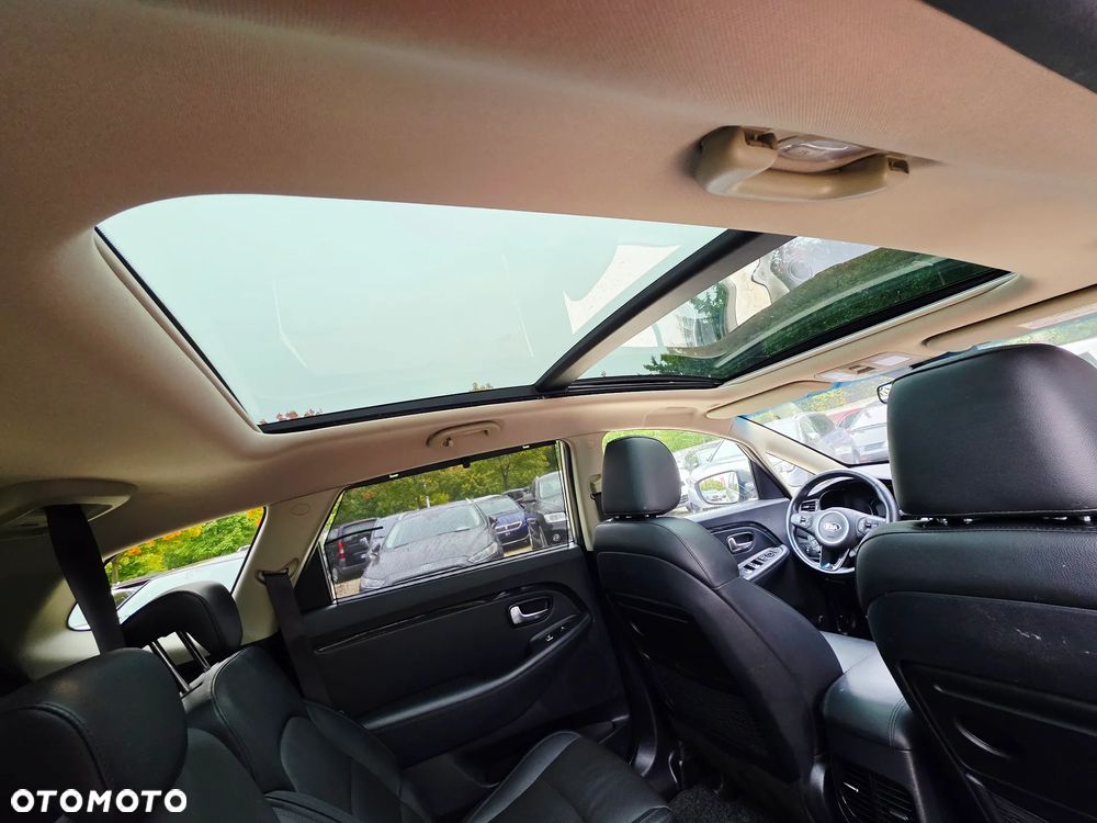 Kia Carens 1.7 CRDi XL 7os DCT - 35