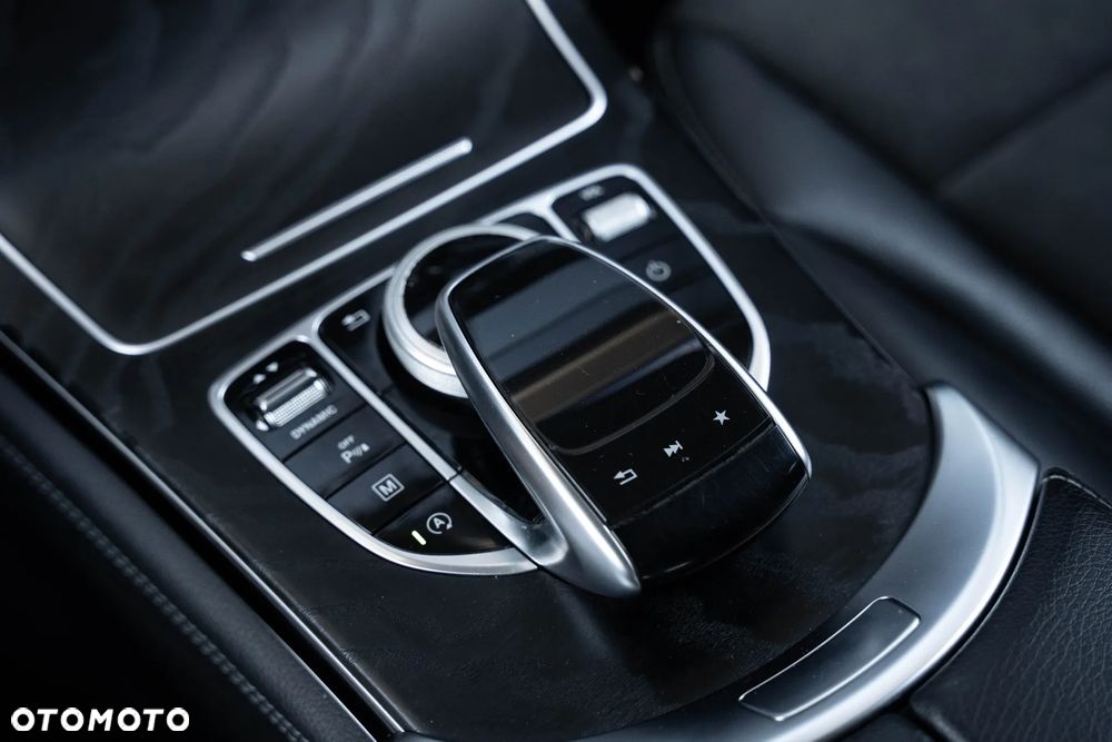 Mercedes-Benz GLC - 27