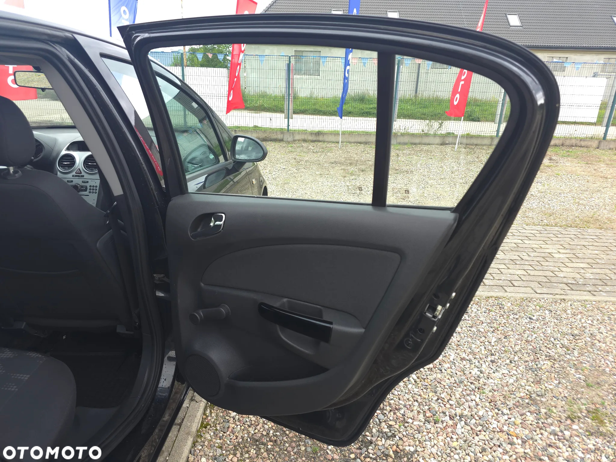 Opel Corsa 1.2 16V Enjoy - 11