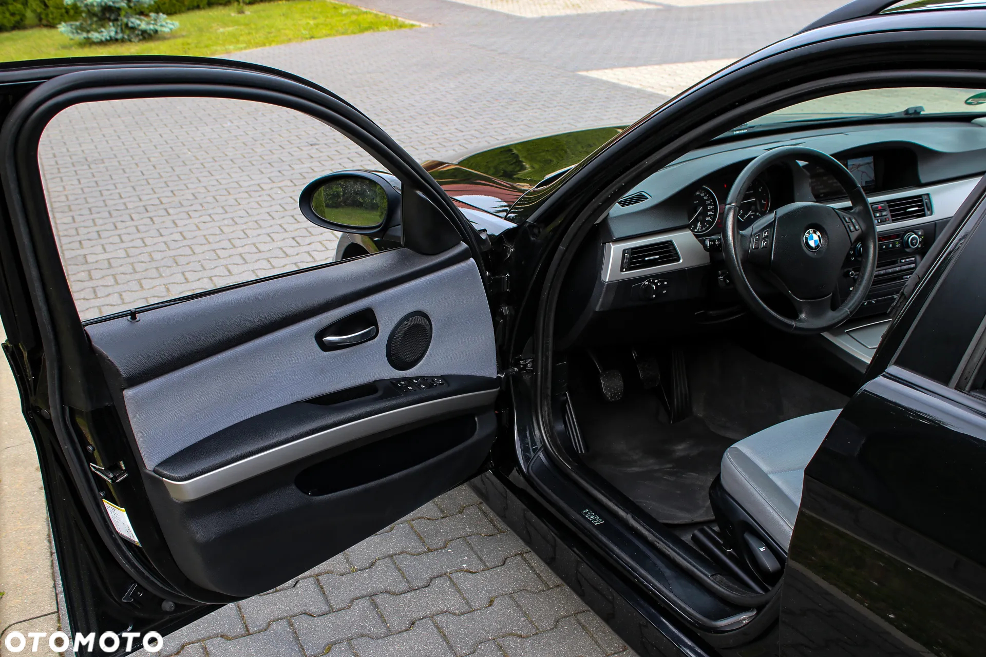 BMW Seria 3 320d - 33