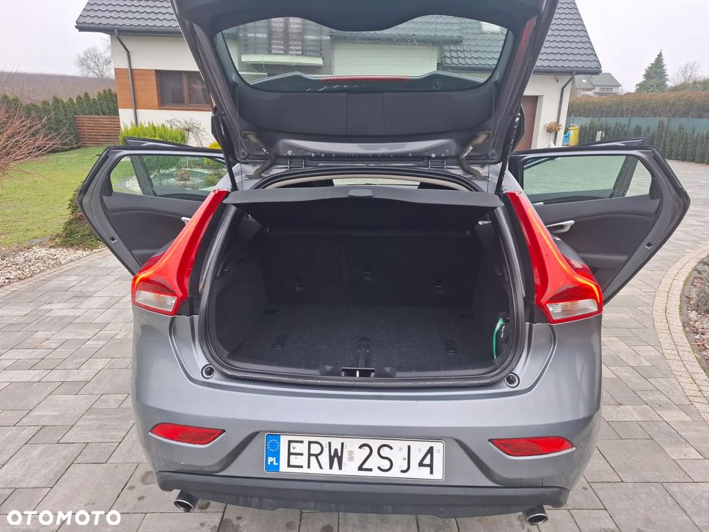 Volvo V40 T2 You - 29