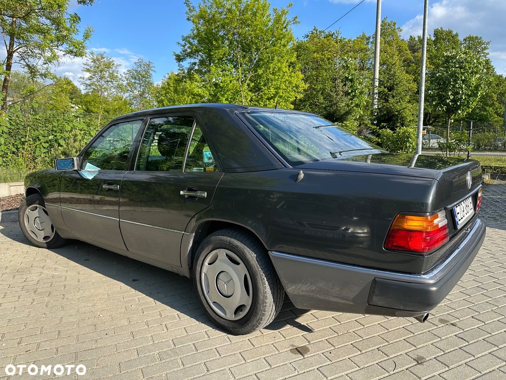 Mercedes-Benz W124 (1984-1993) - 22