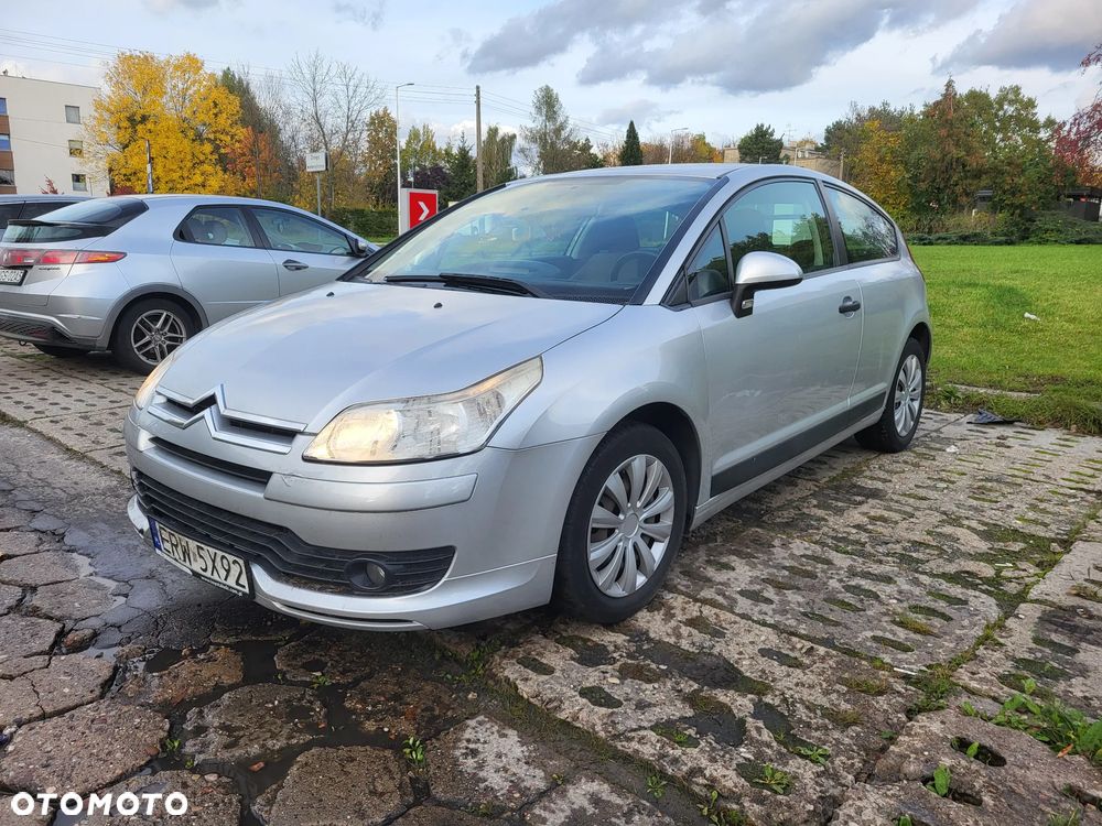 Citroën C4 1.4 16V Advance - 1