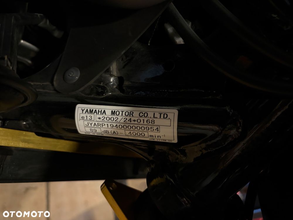 Yamaha XJR - 9