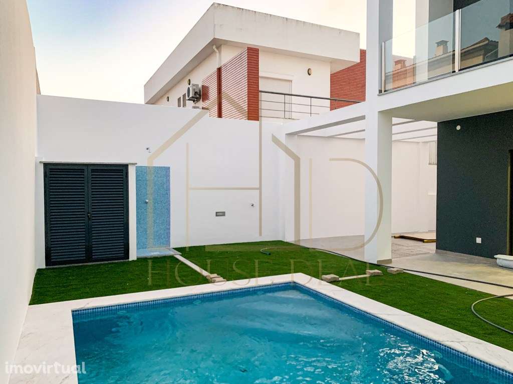 FANTÁSTICA Moradia T4 com Piscina. Redondos. Fernão Ferro - Grande imagem: 4/22