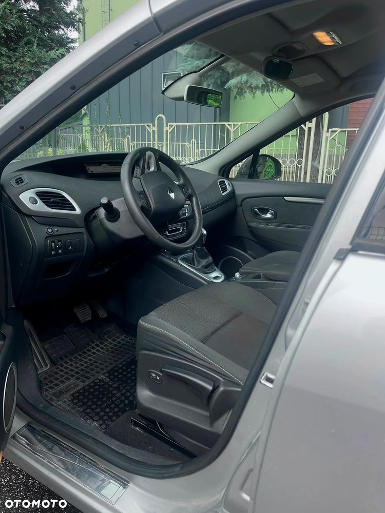 Renault Scenic 2.0 16V Privilege CVT - 23