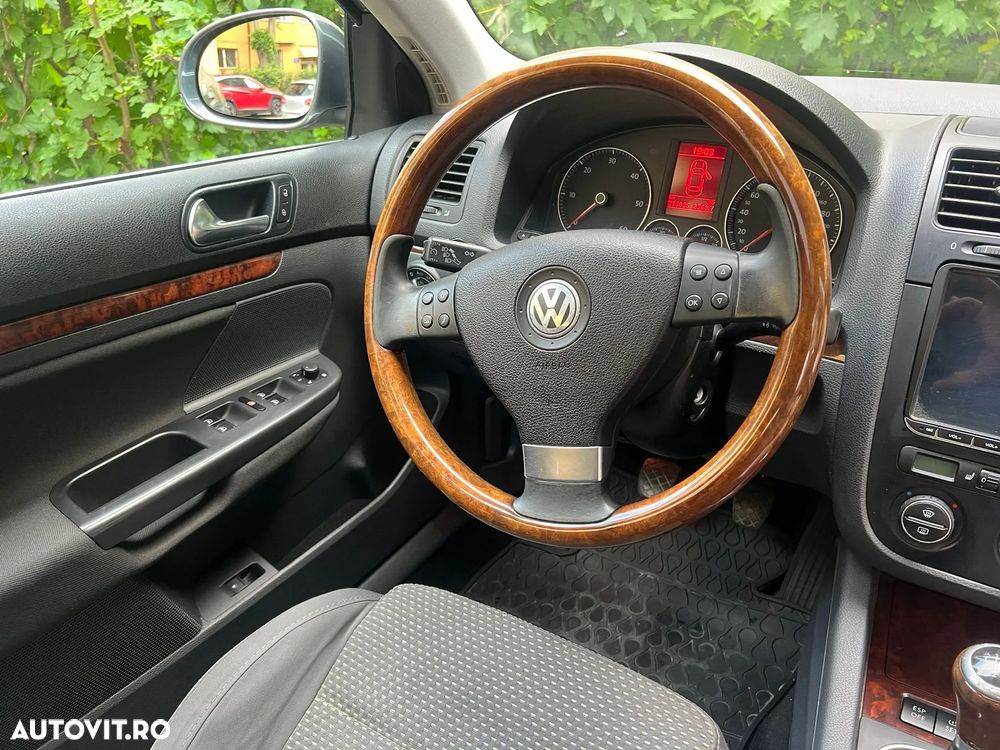 Volkswagen Jetta 1.9 TDI DPF United BlueMotion - 11