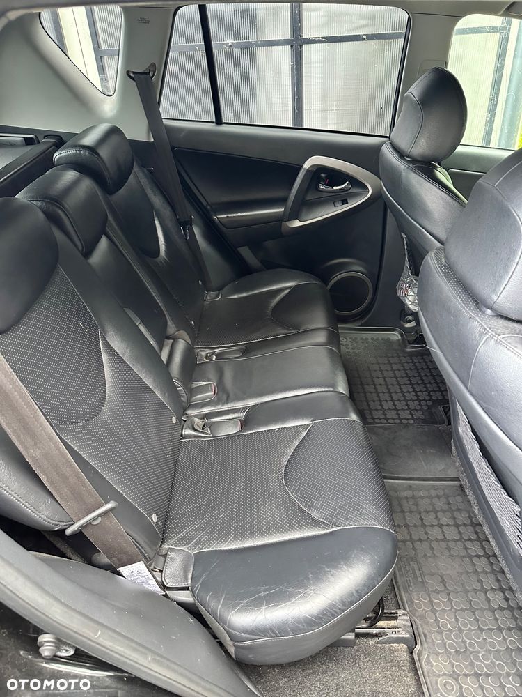 Toyota RAV4 - 3
