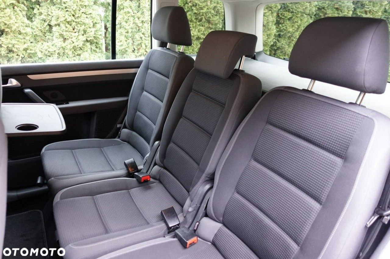 Volkswagen Touran - 17