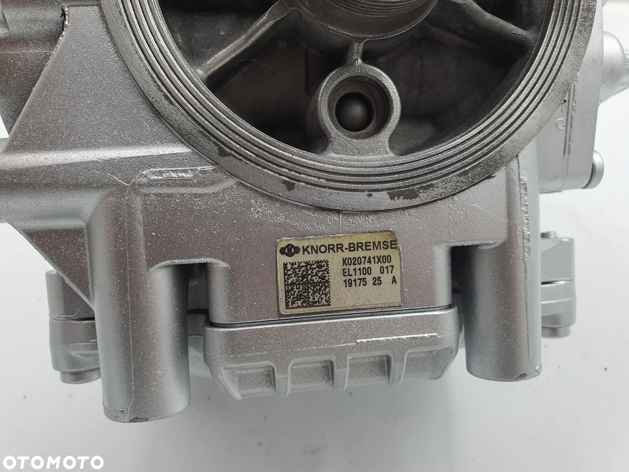 REGENEROWANY ZAWÓR PODSTAWA OSUSZACZA RENAULT DXI VOLVO EL1100 - 2