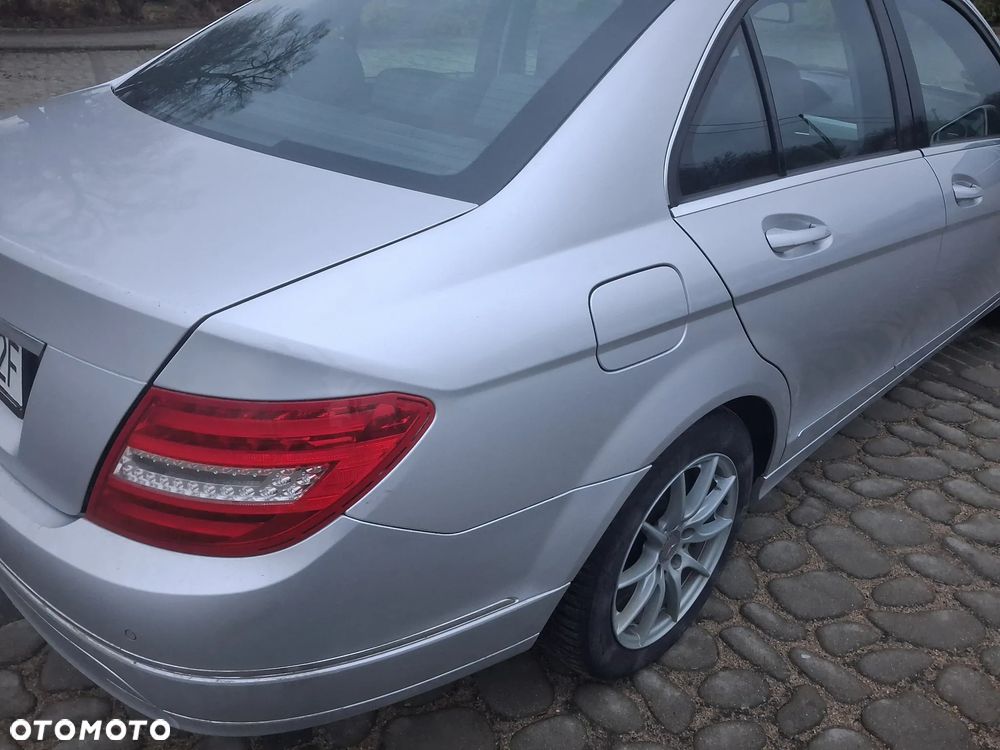 Mercedes-Benz Klasa C 200 (BlueEFFICIENCY) Avantgarde - 14