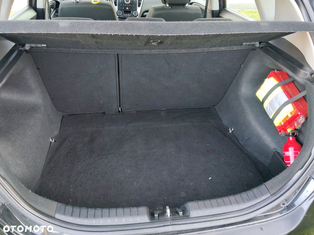 Kia Ceed - 13