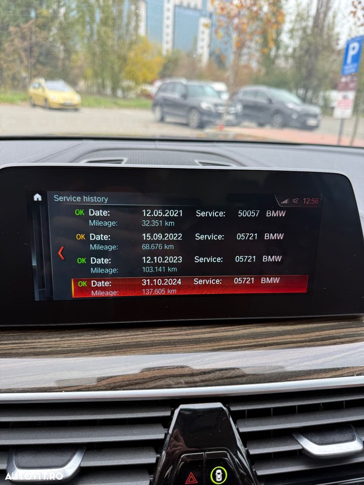 BMW Seria 5 520i AT - 26