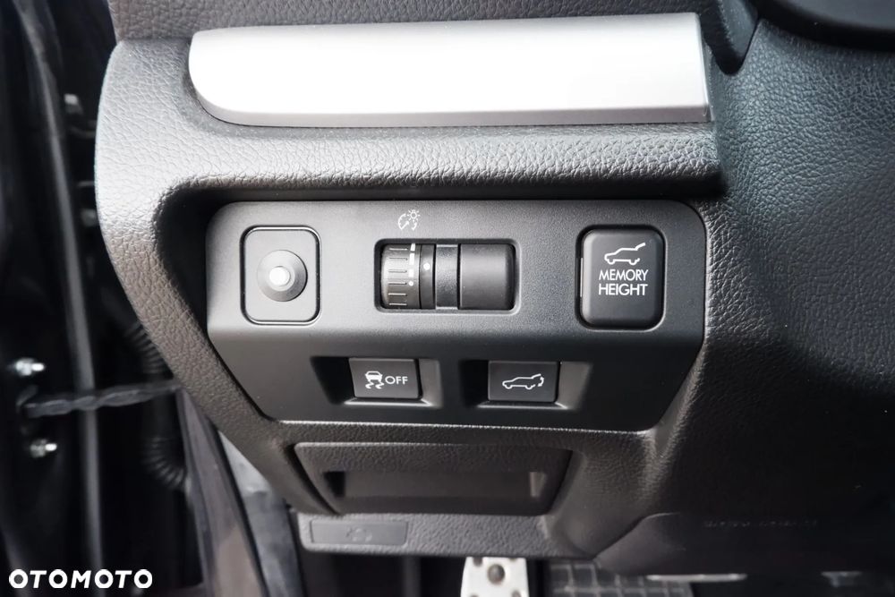 Subaru Forester 2.0XT Platinum Lineartronic - 17