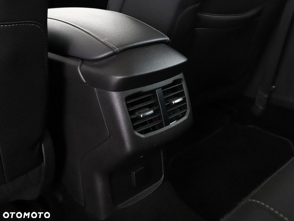 Ford Mondeo 2.0 EcoBlue Titanium - 38